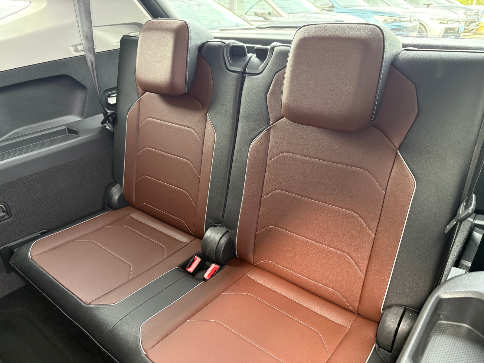 Volkswagen Tiguan Allspace - zdjęcie 15