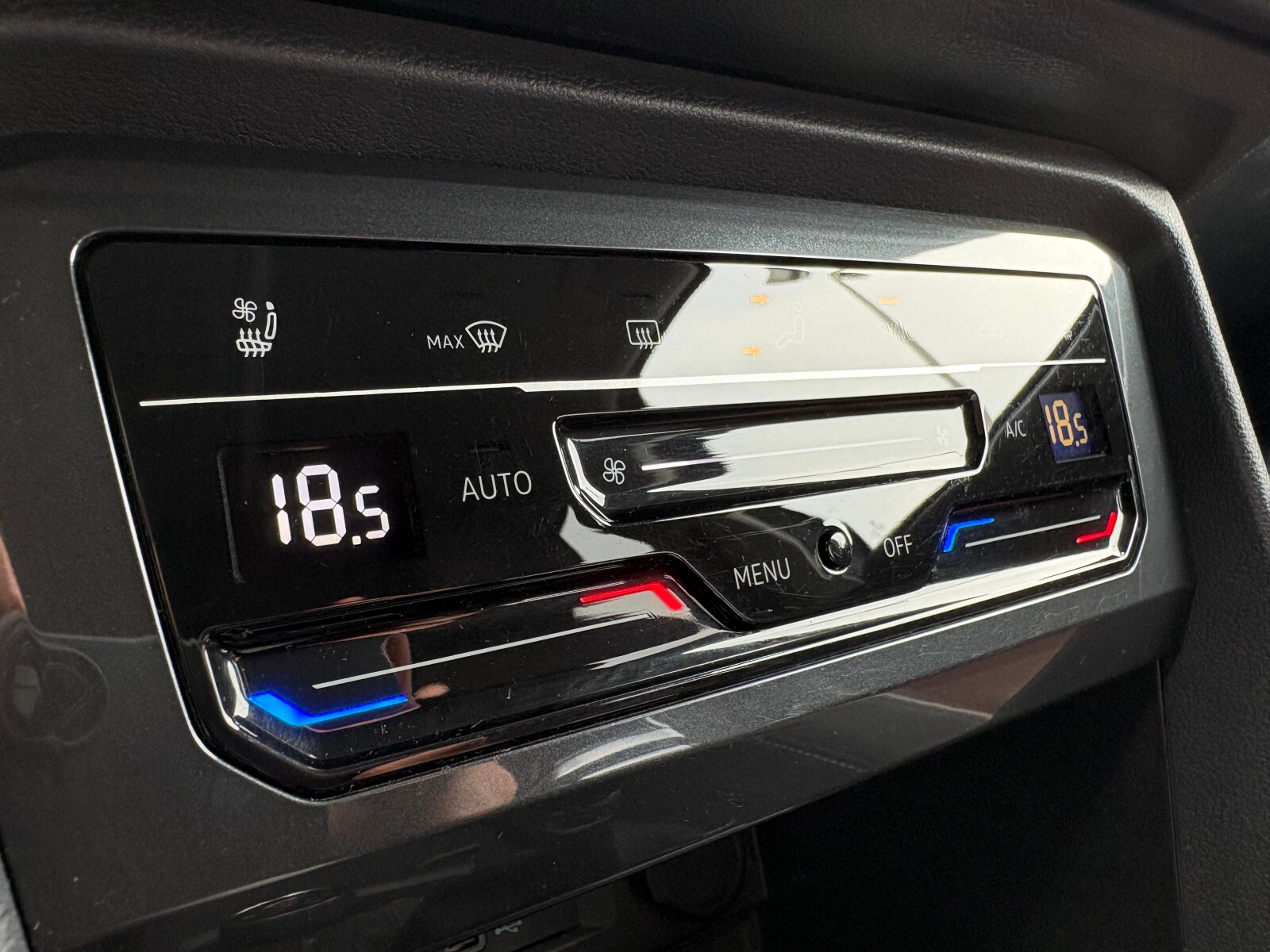 Volkswagen Tiguan Allspace - zdjęcie 28