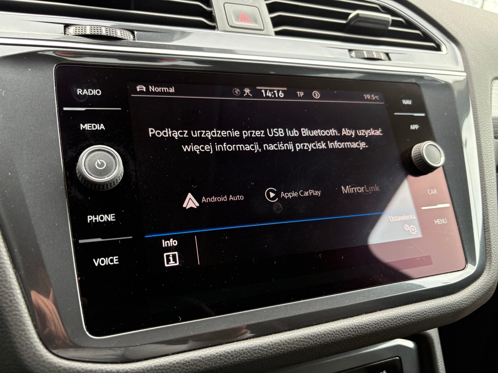Volkswagen Tiguan Allspace - zdjęcie 33