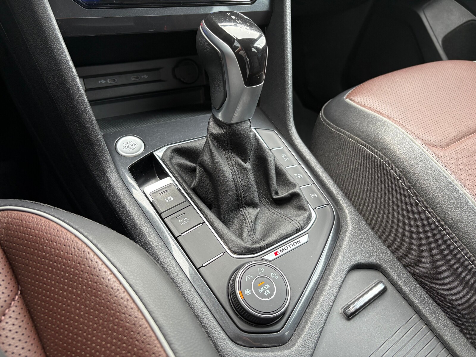 Volkswagen Tiguan Allspace - zdjęcie 27