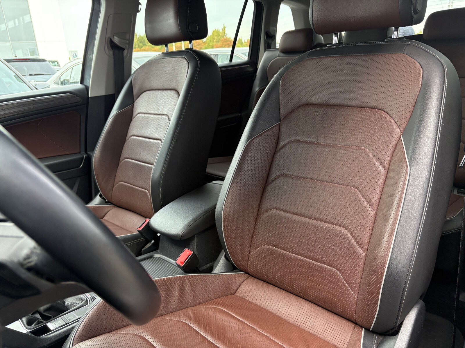 Volkswagen Tiguan Allspace - zdjęcie 12