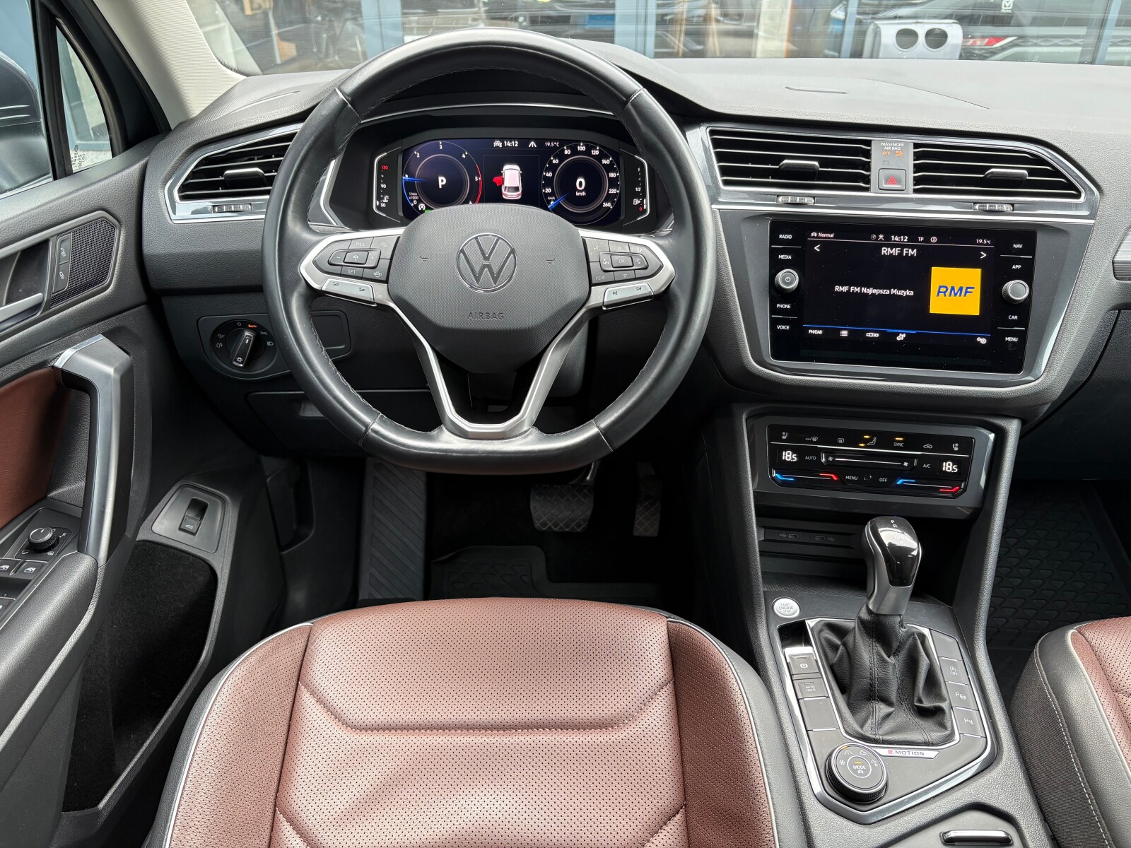 Volkswagen Tiguan Allspace - zdjęcie 10