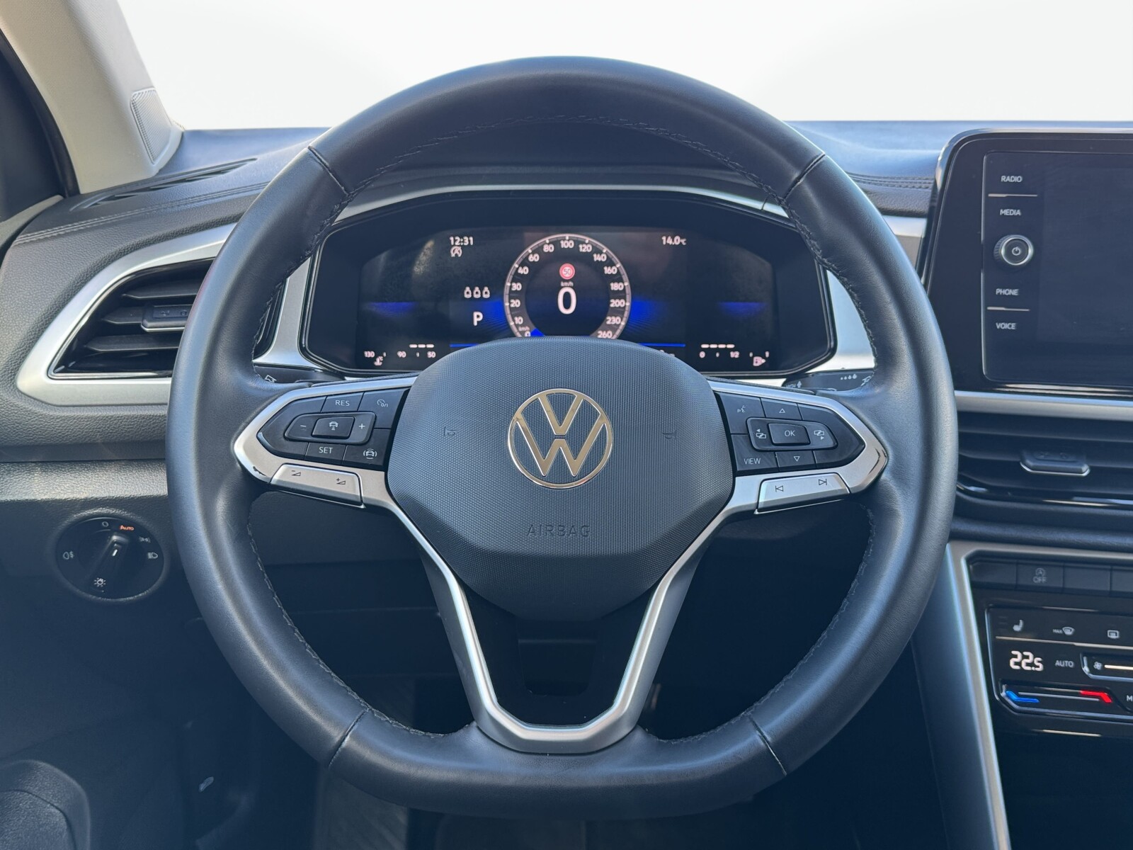 Volkswagen T-Roc - zdjęcie 11
