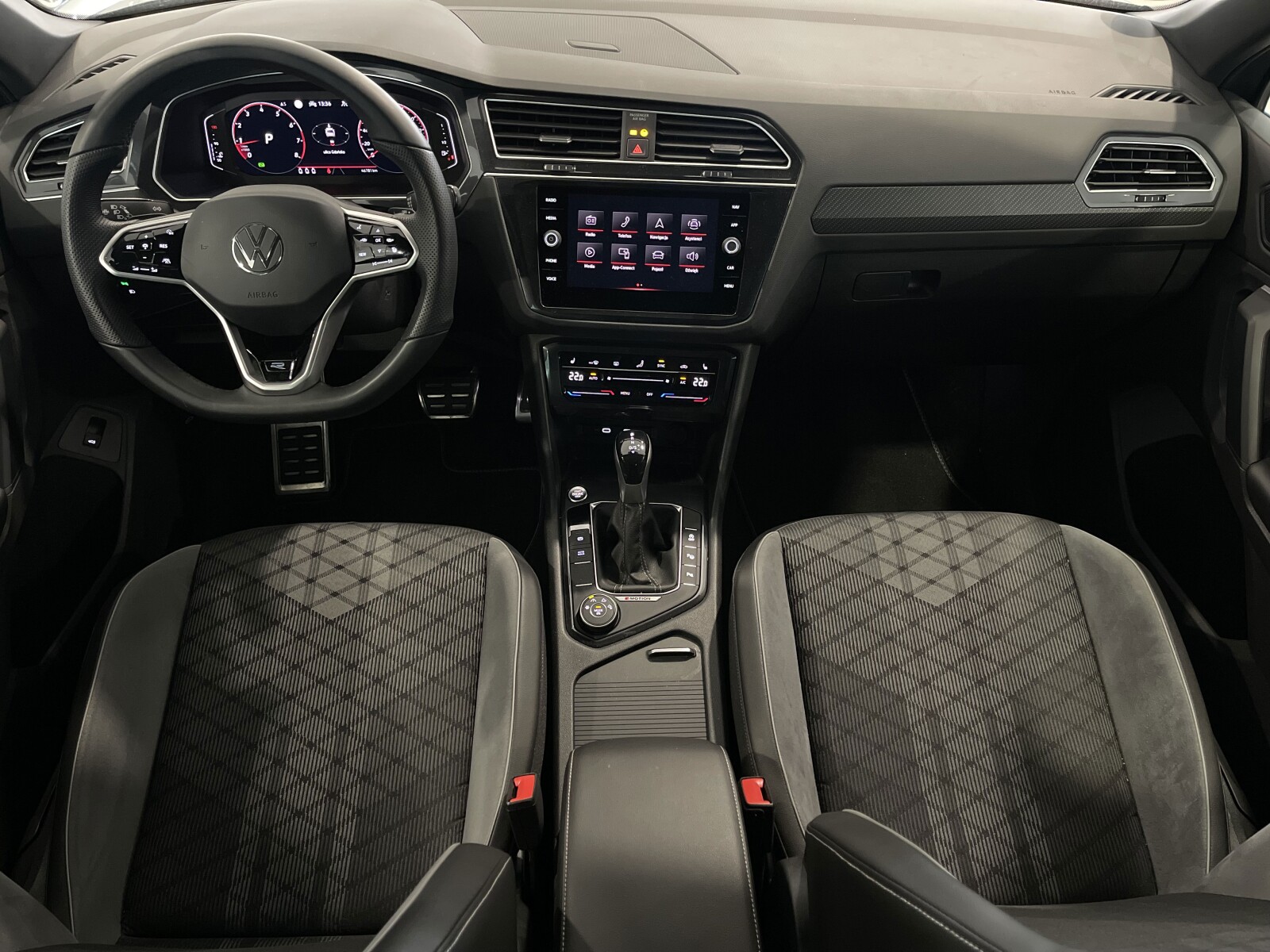 Volkswagen Tiguan - zdjęcie 13