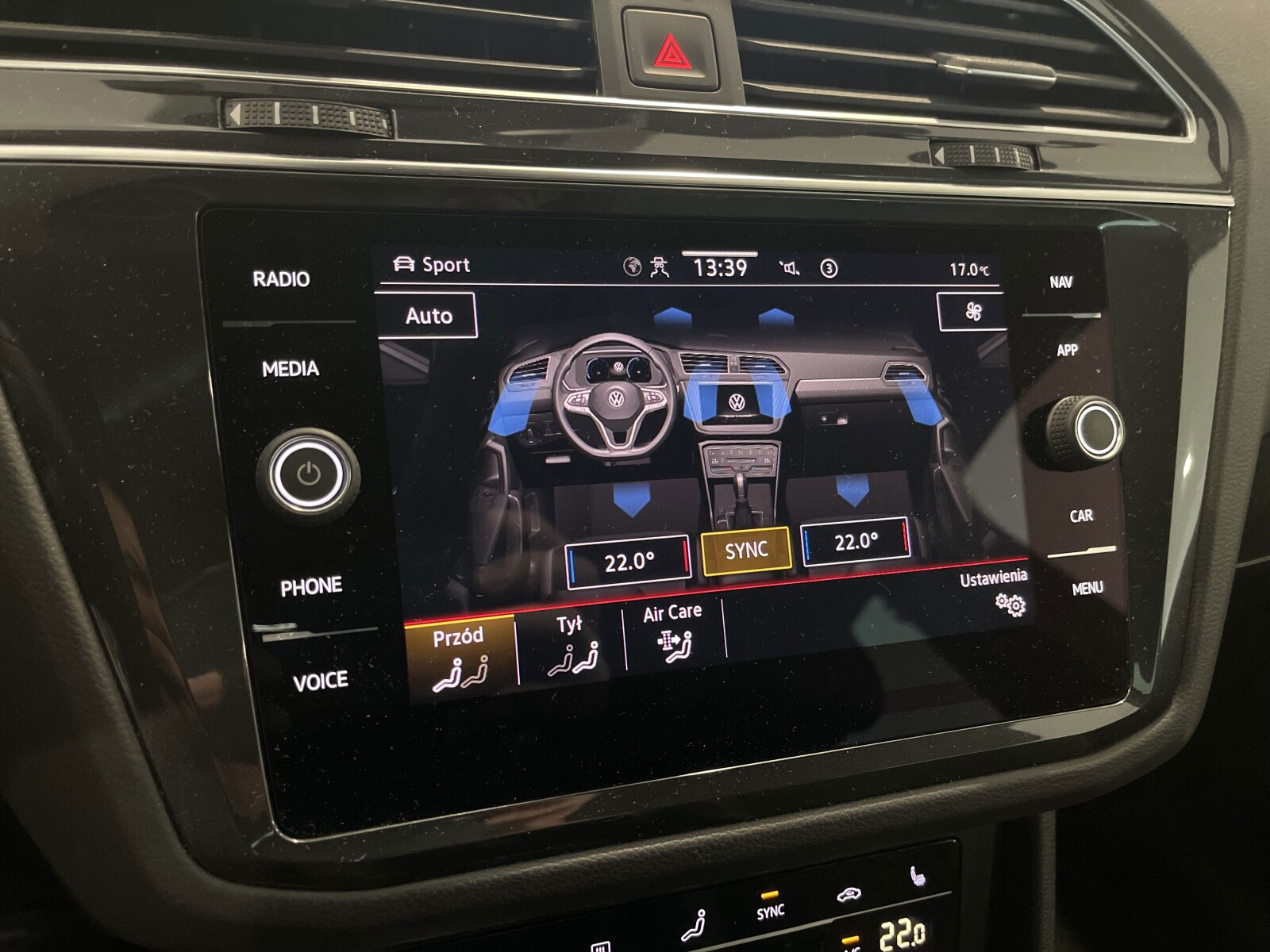 Volkswagen Tiguan - zdjęcie 18
