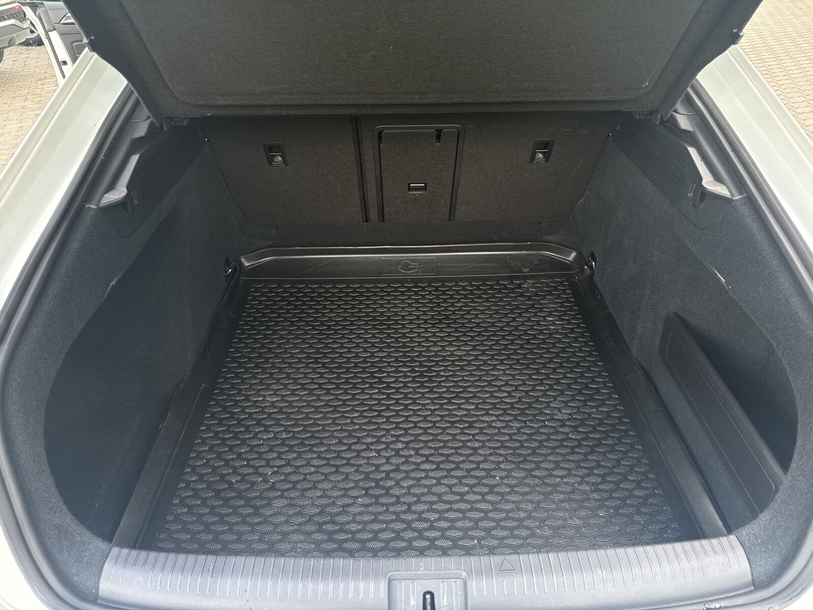 Volkswagen Arteon - zdjęcie 29
