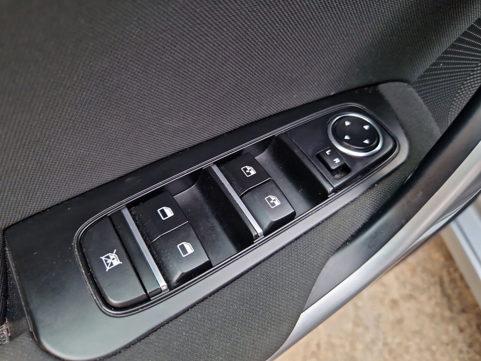 Kia Ceed - zdjęcie 15