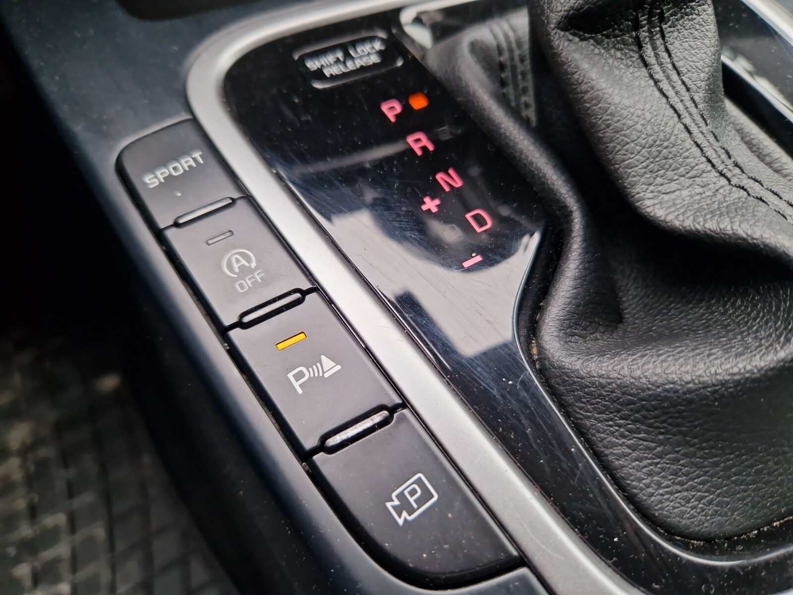 Kia Ceed - zdjęcie 21