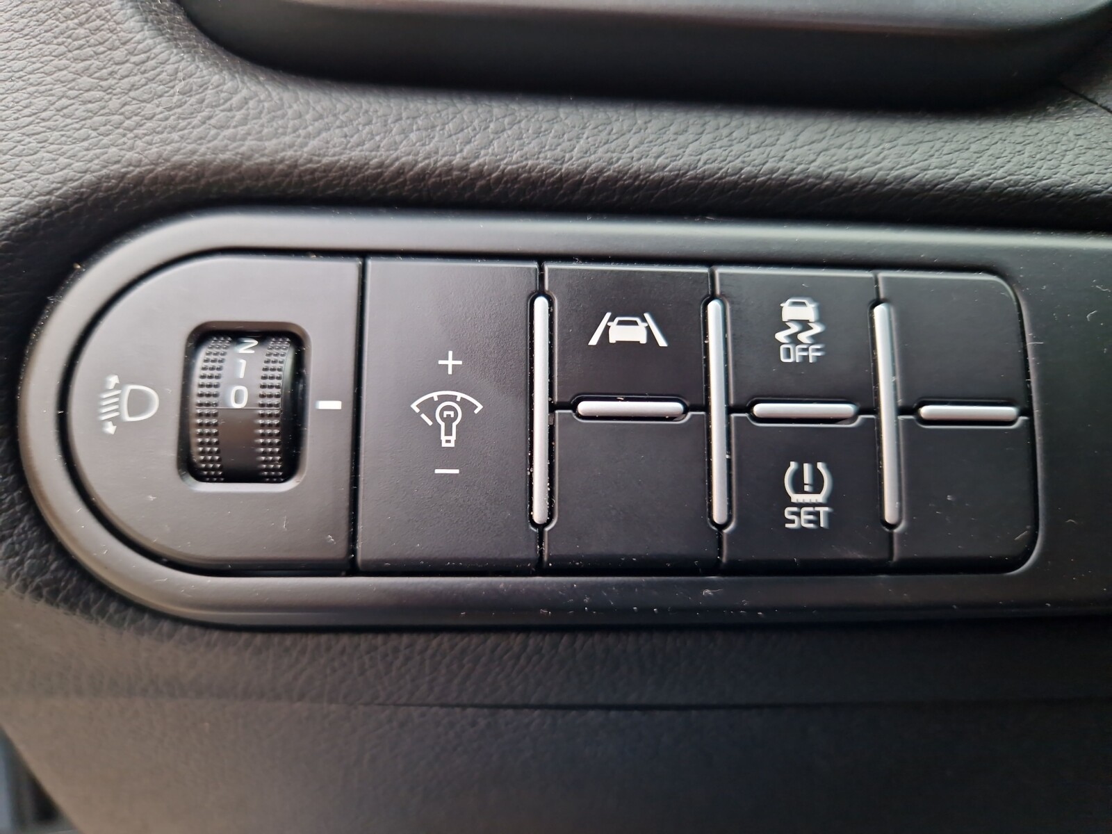 Kia Ceed - zdjęcie 16