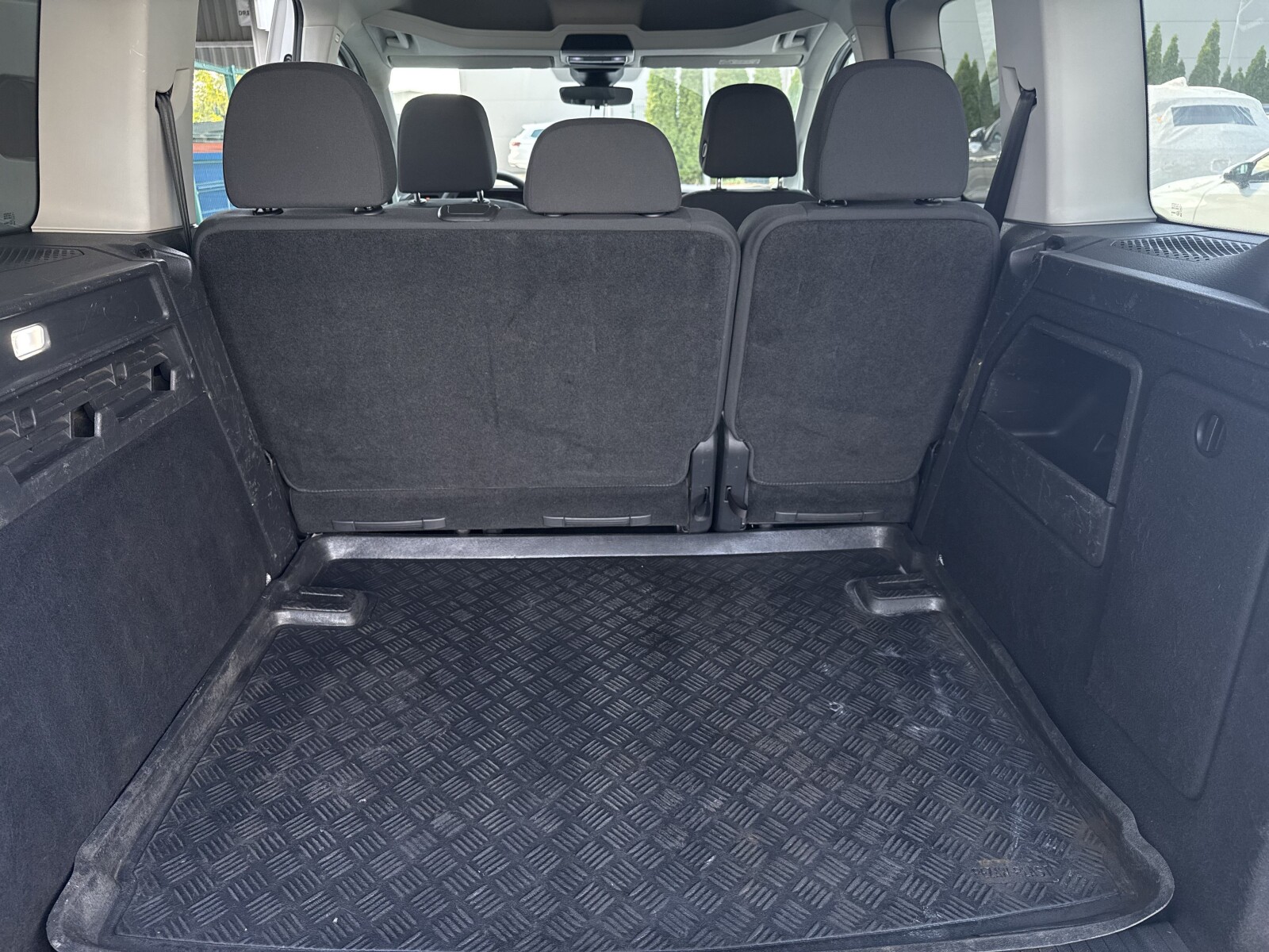 Volkswagen Caddy - zdjęcie 30