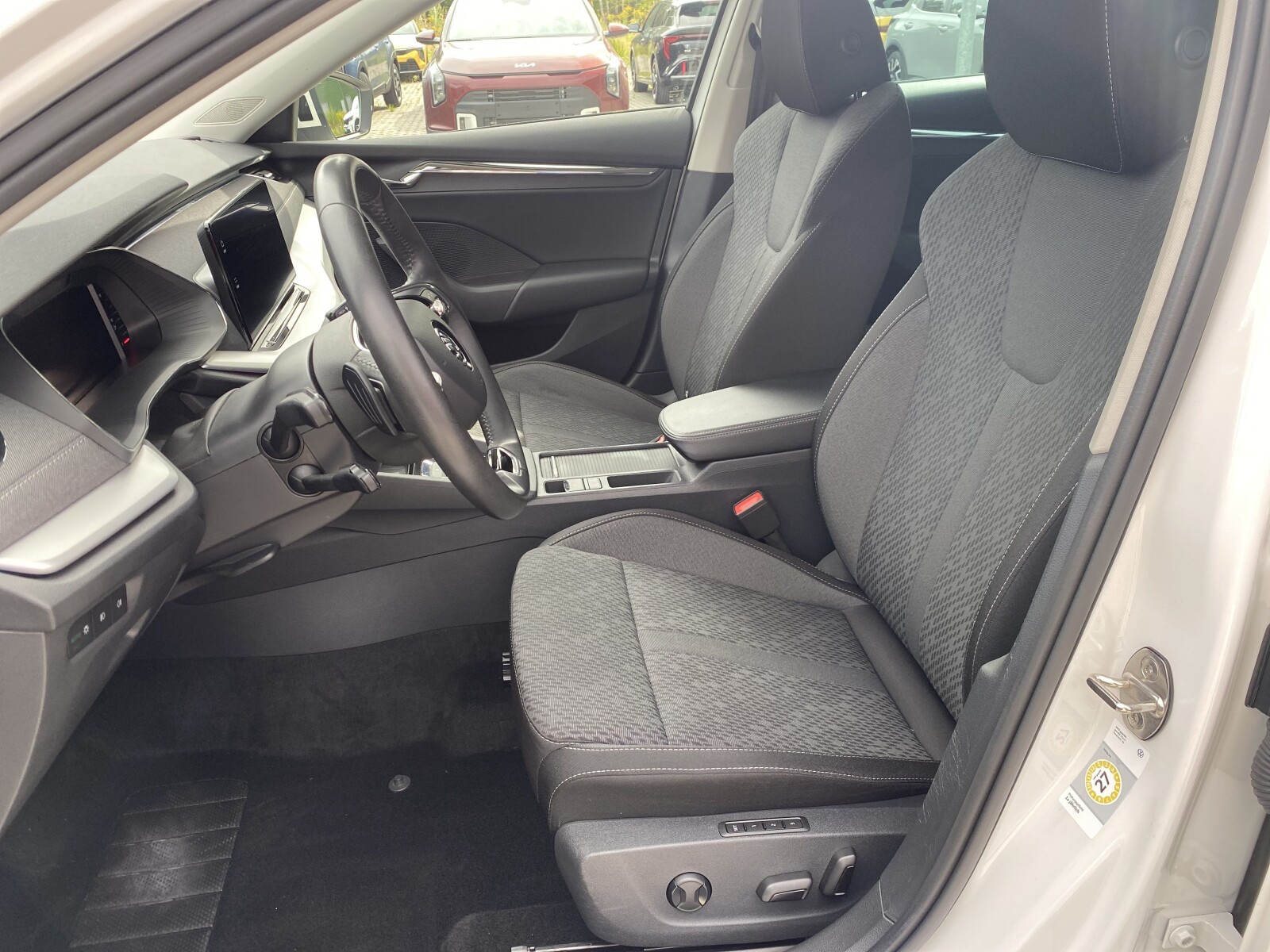Škoda Octavia Combi - zdjęcie 11