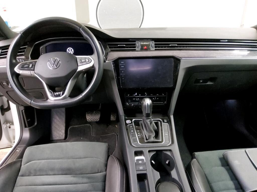 Volkswagen Passat Variant - zdjęcie 5