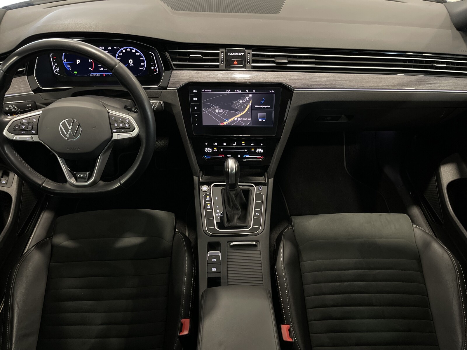 Volkswagen Passat Variant - zdjęcie 12