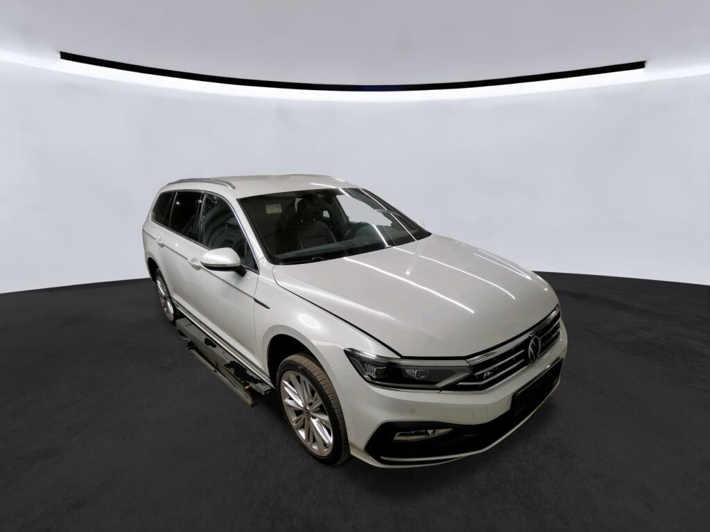 Volkswagen Passat Variant - zdjęcie 2