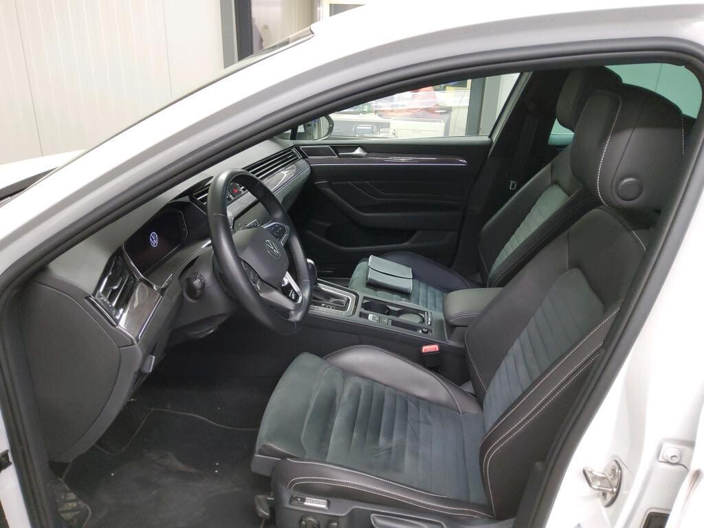 Volkswagen Passat Variant - zdjęcie 6