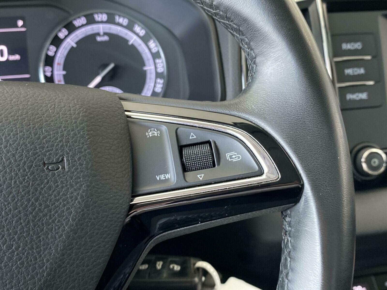 Škoda Karoq - zdjęcie 23