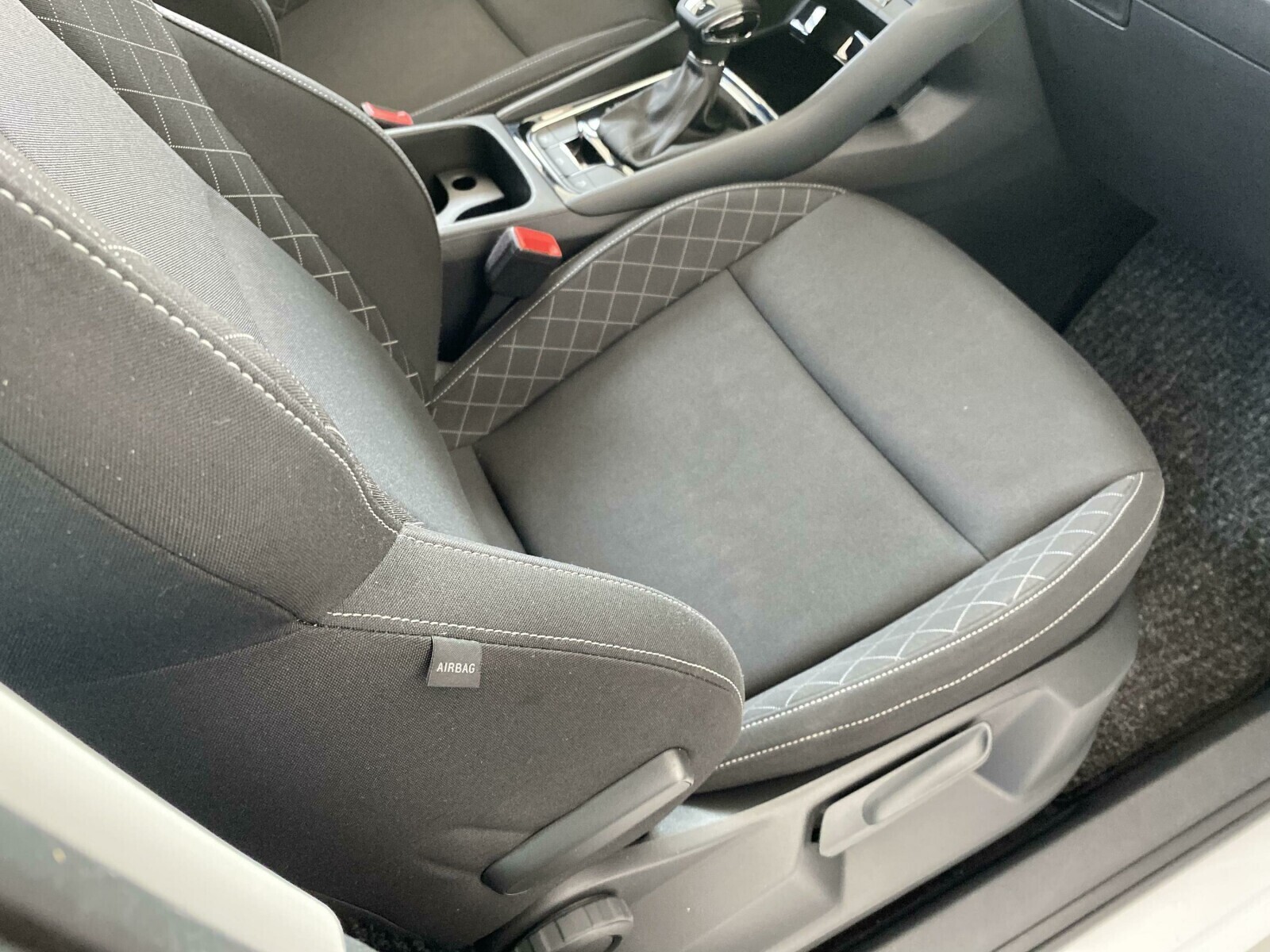 Škoda Karoq - zdjęcie 18