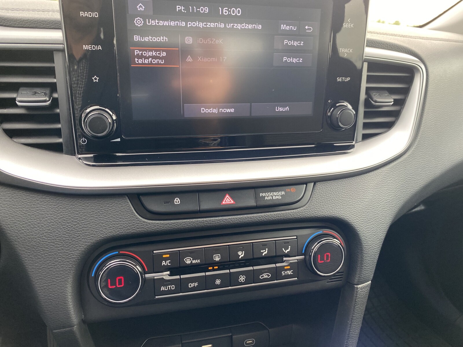 Kia Ceed - zdjęcie 25