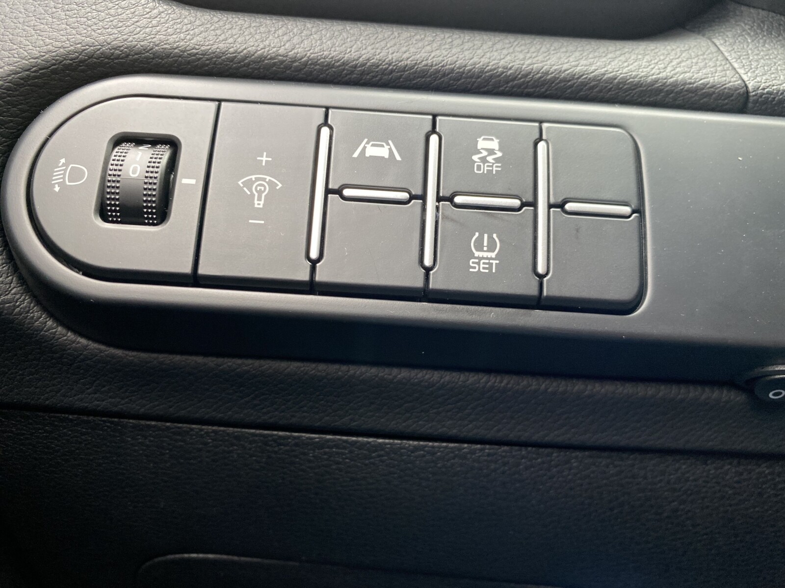 Kia Ceed - zdjęcie 17