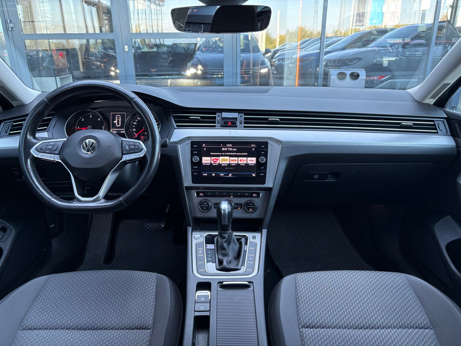 Volkswagen Passat - zdjęcie 9