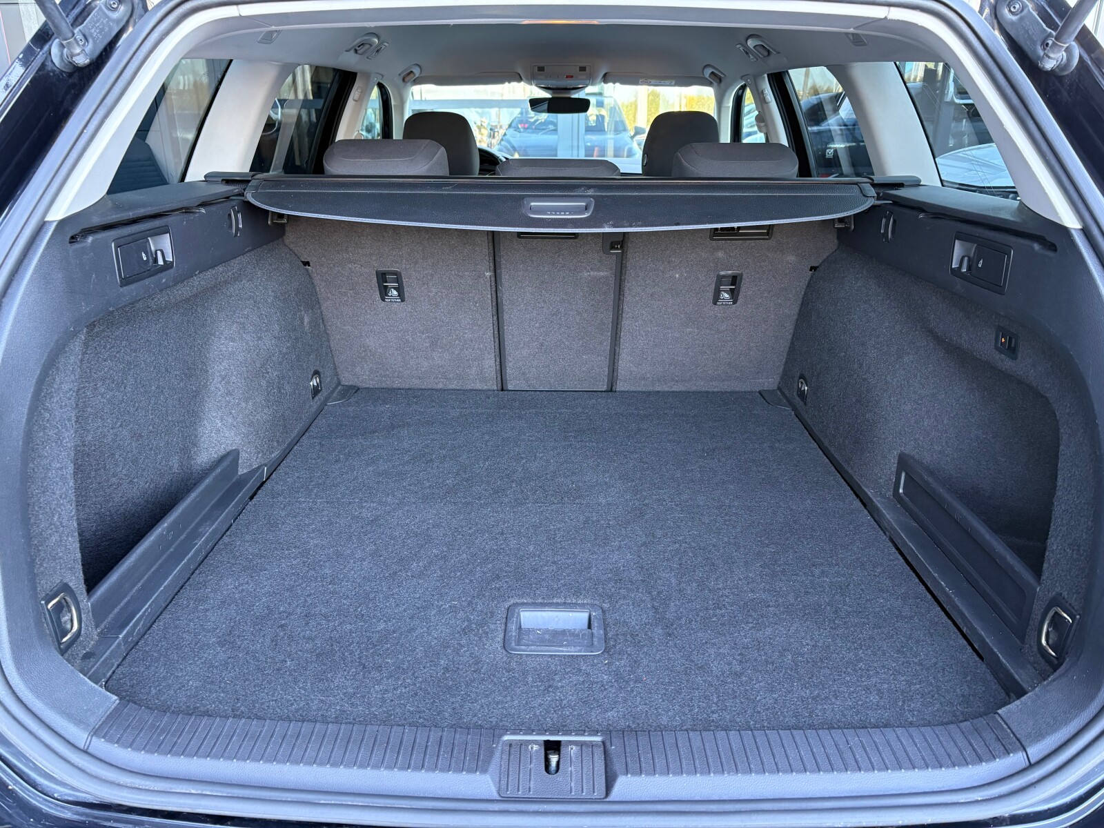 Volkswagen Passat - zdjęcie 18