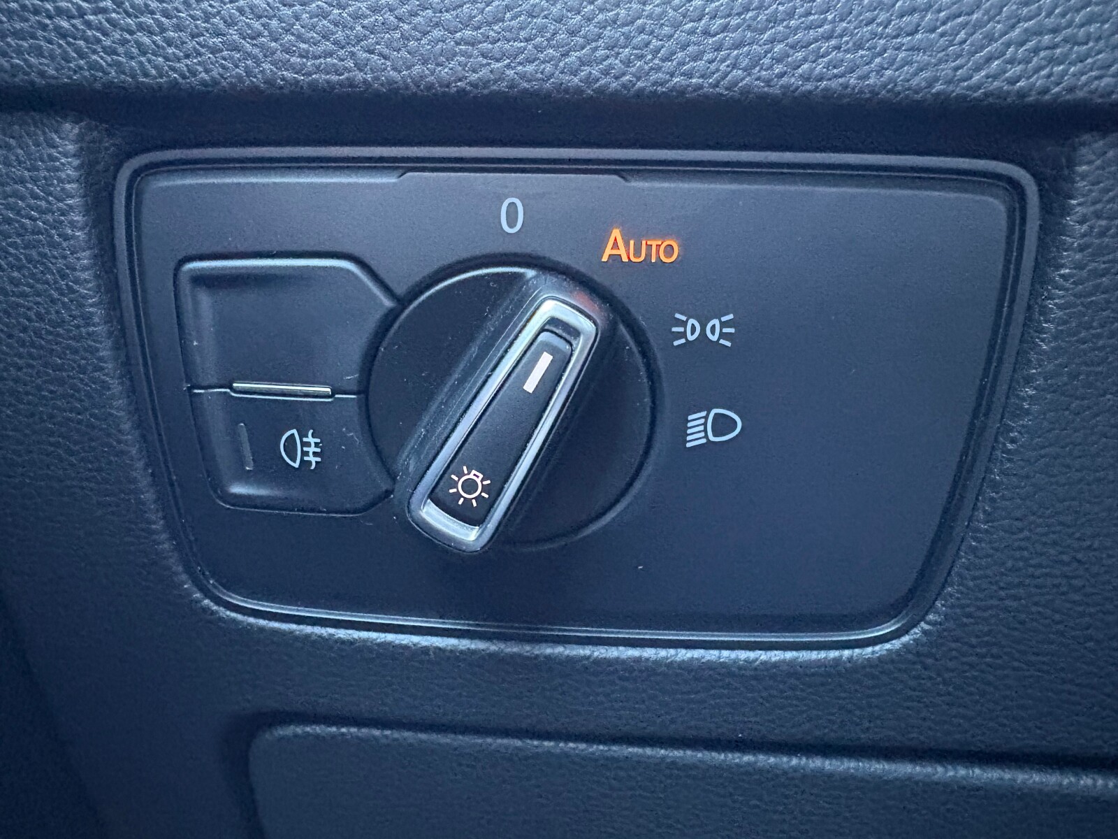 Volkswagen Passat - zdjęcie 24