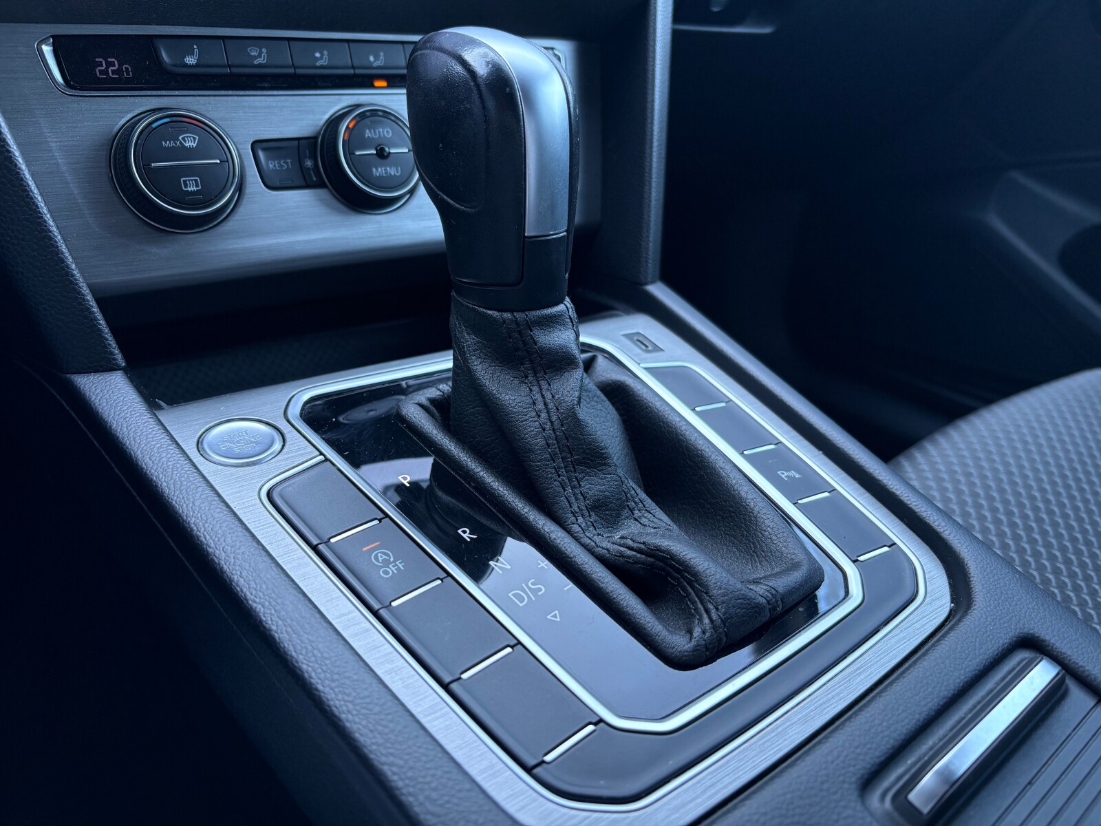 Volkswagen Passat - zdjęcie 26