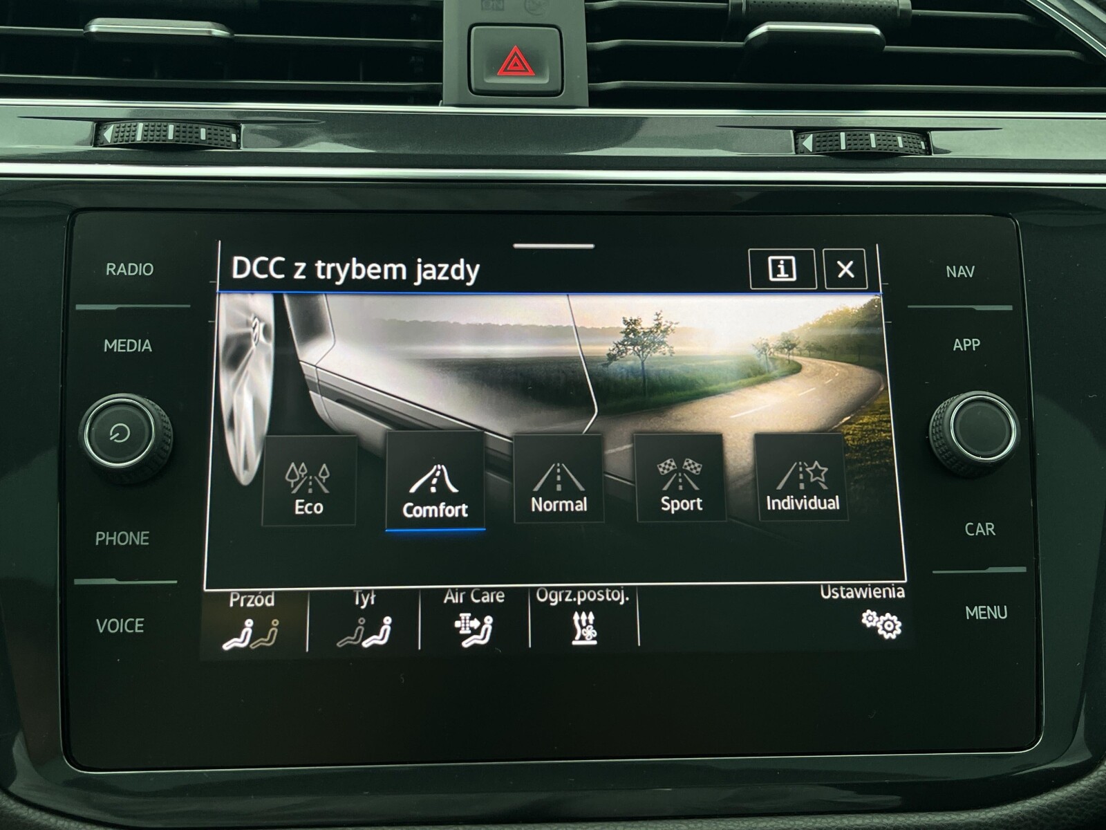Volkswagen Tiguan Allspace - zdjęcie 22