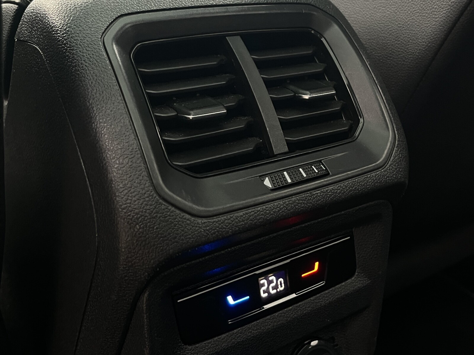 Volkswagen Tiguan Allspace - zdjęcie 17