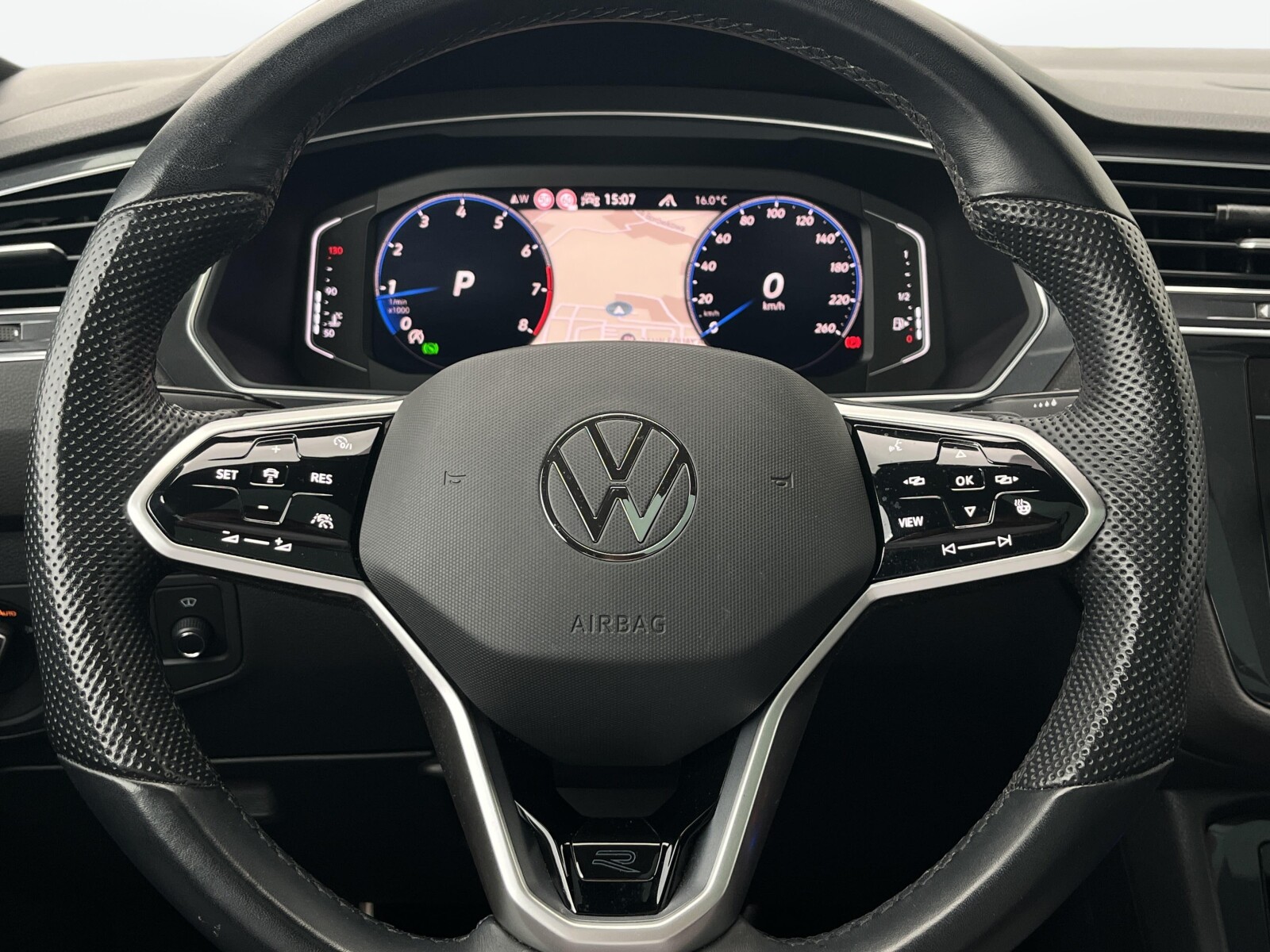 Volkswagen Tiguan Allspace - zdjęcie 19