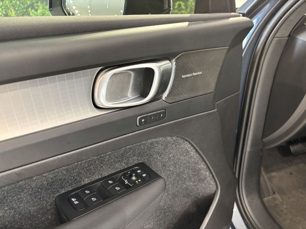Volvo XC 40 - zdjęcie 13