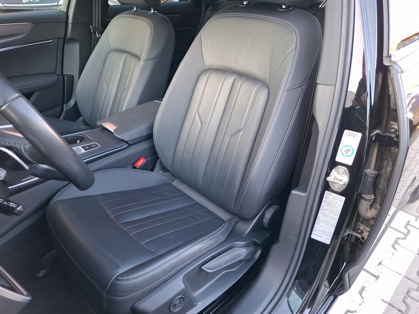 Audi A6 Avant - zdjęcie 12
