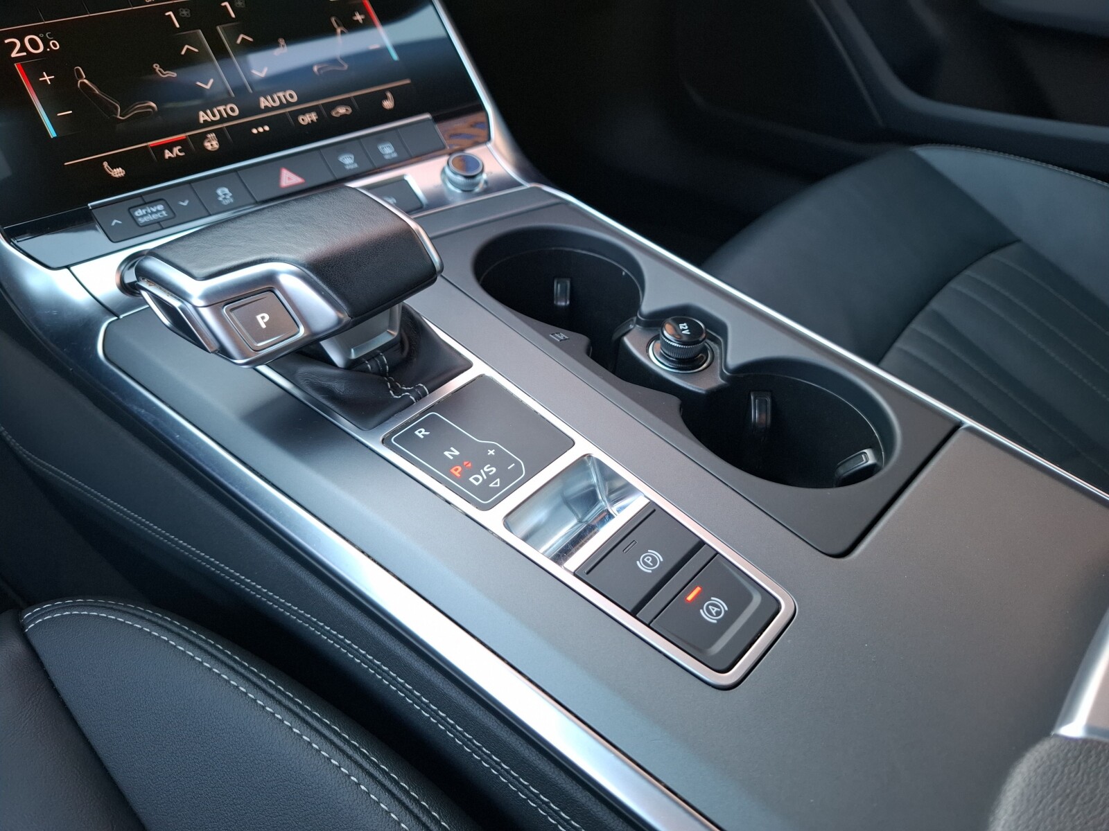 Audi A6 Avant - zdjęcie 14