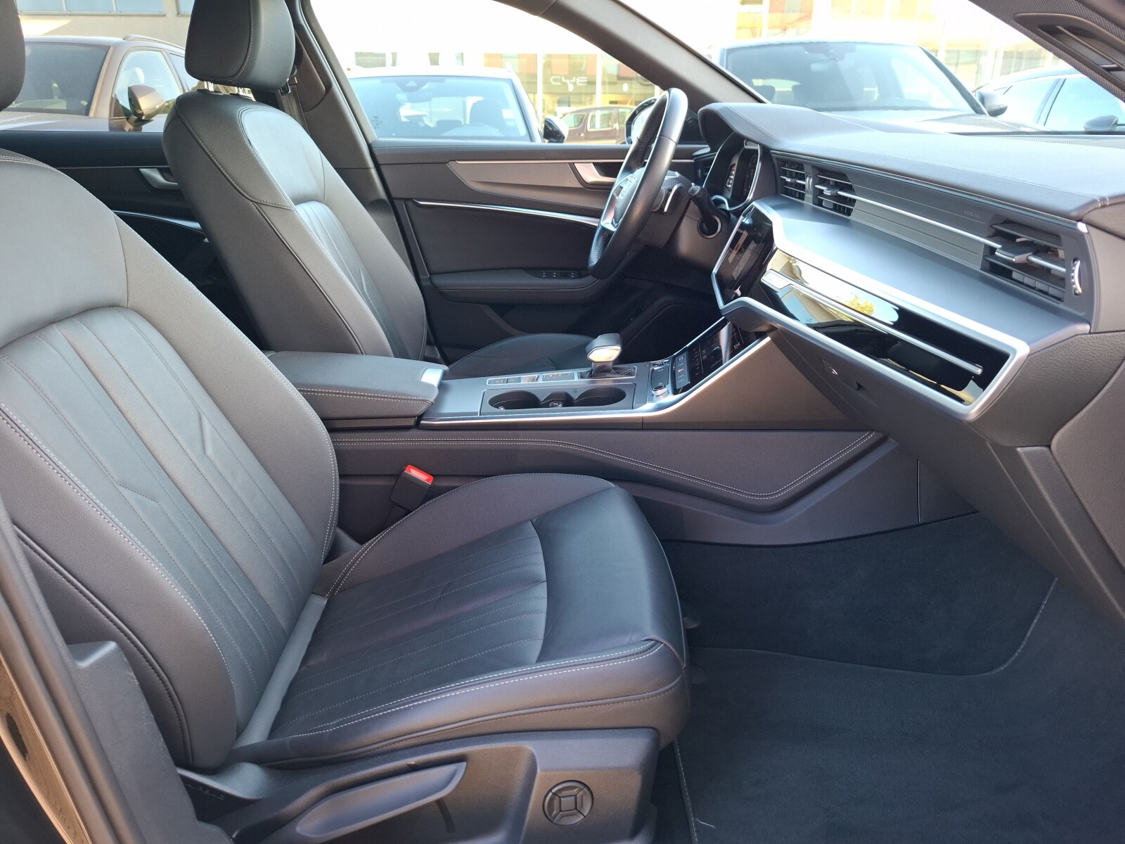 Audi A6 Avant - zdjęcie 18