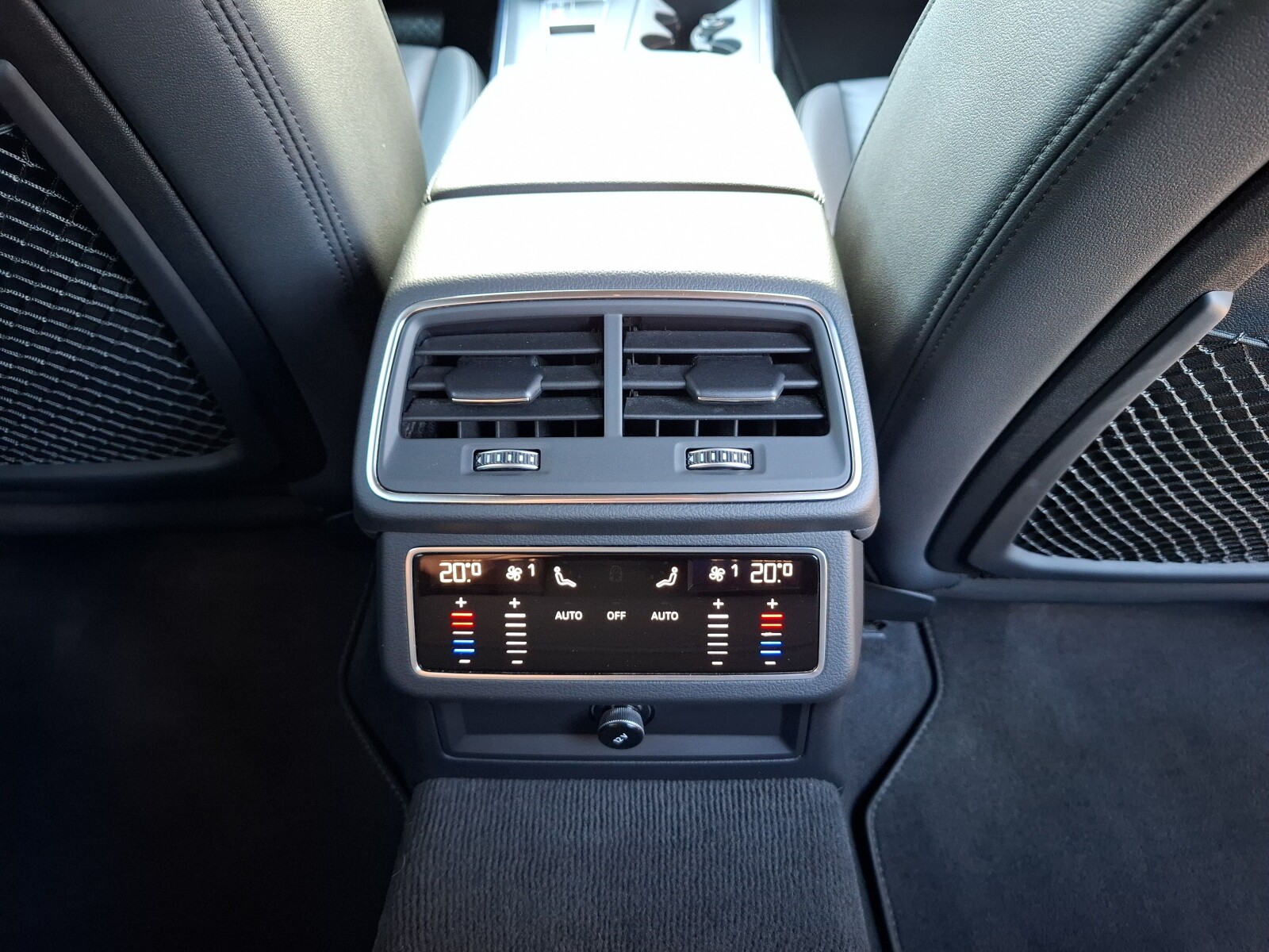 Audi A6 Avant - zdjęcie 19