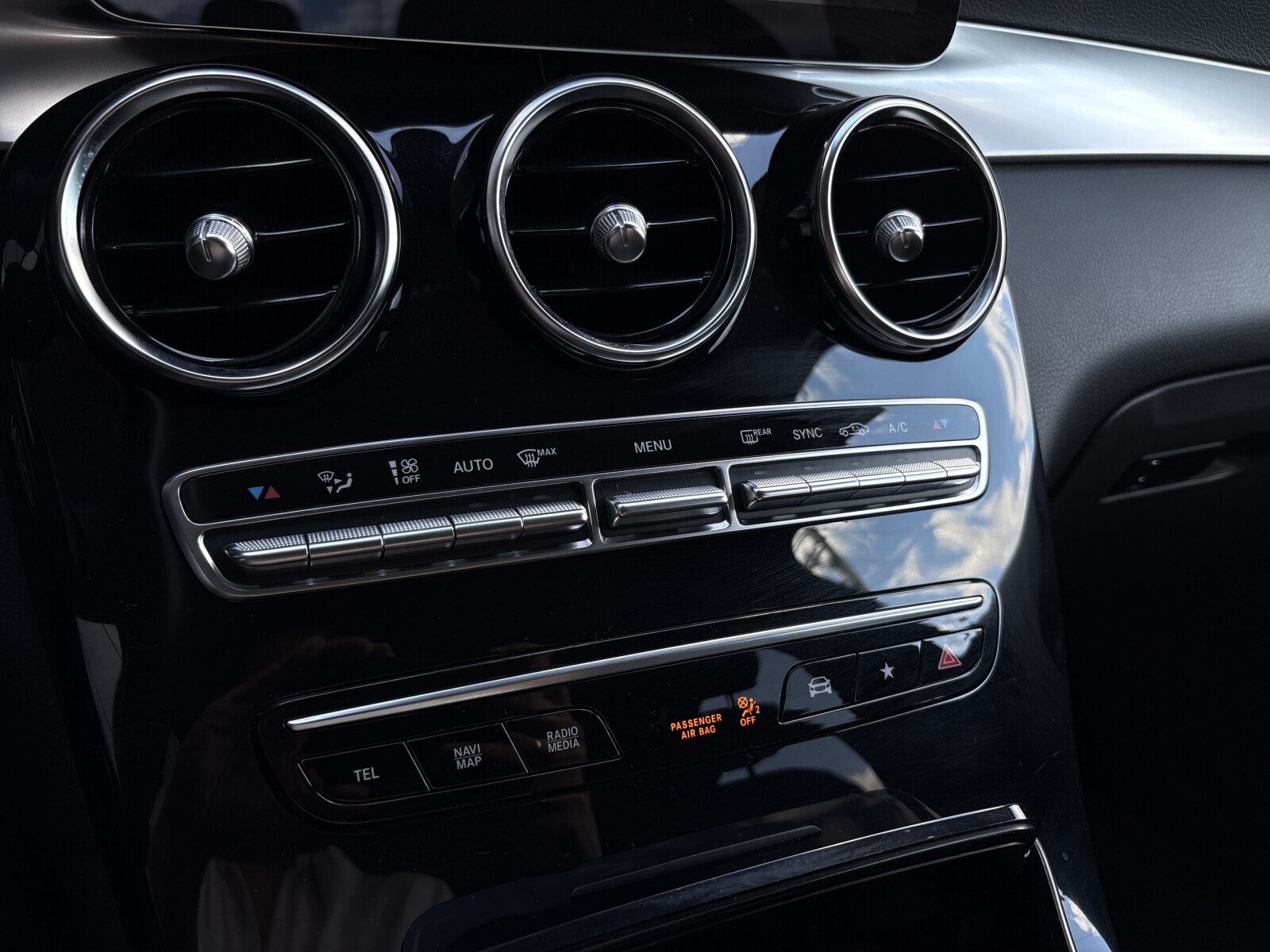 Mercedes-Benz GLC 200 - zdjęcie 22