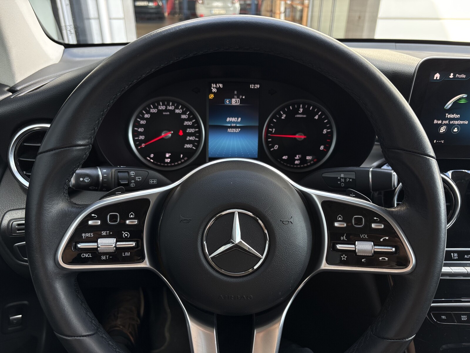 Mercedes-Benz GLC 200 - zdjęcie 13