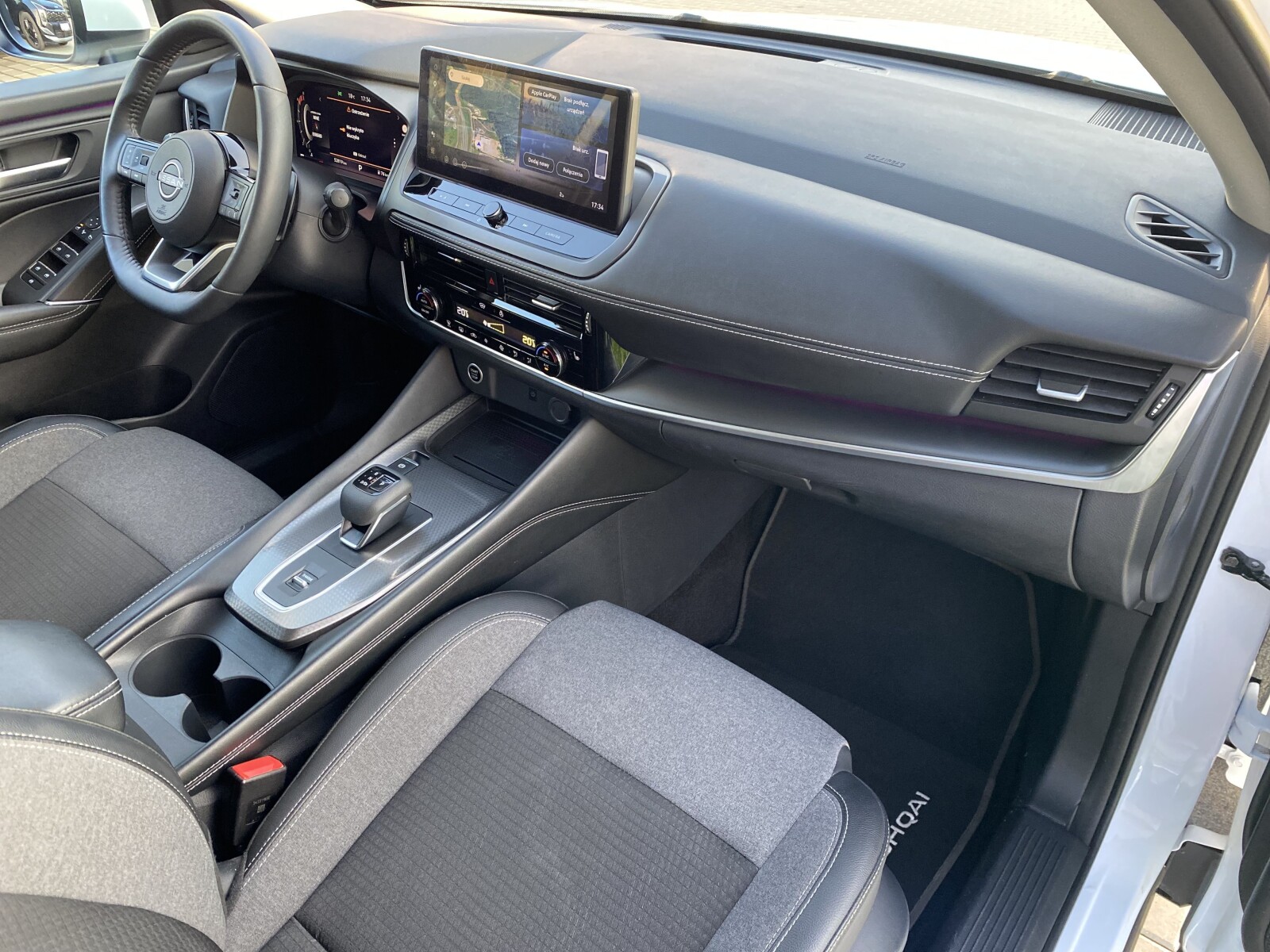 Nissan Qashqai - zdjęcie 18