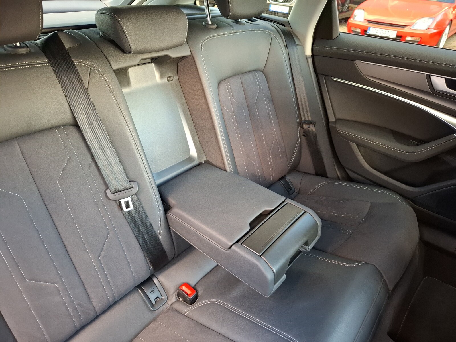 Audi A6 Avant - zdjęcie 21