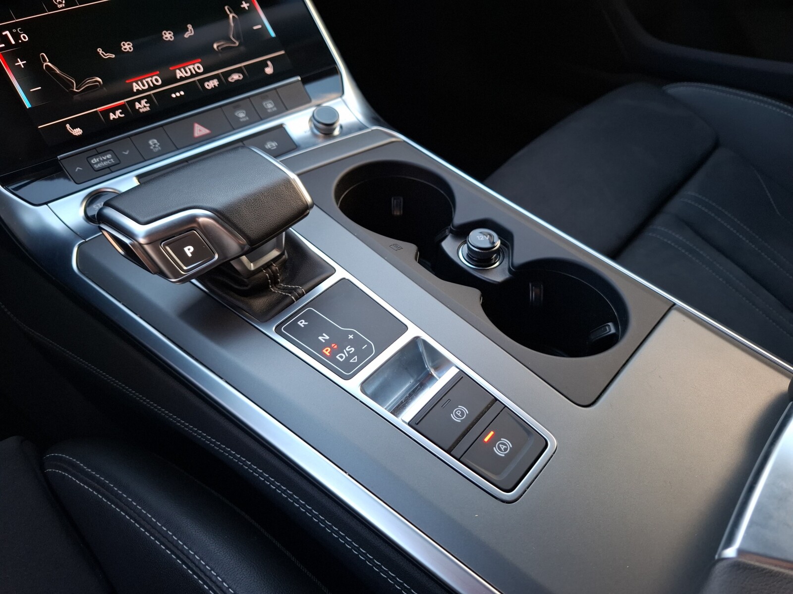 Audi A6 Avant - zdjęcie 23