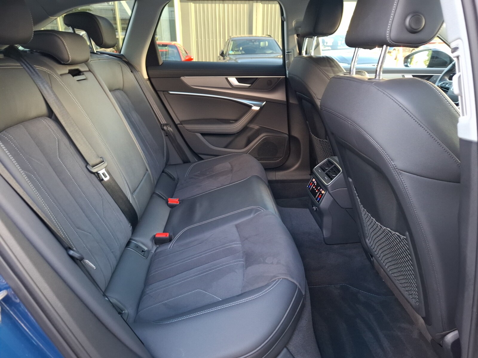 Audi A6 Avant - zdjęcie 17