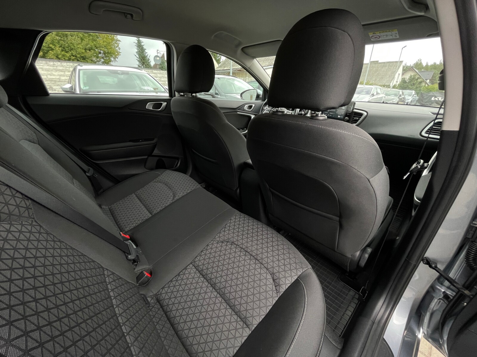 Kia Ceed - zdjęcie 14