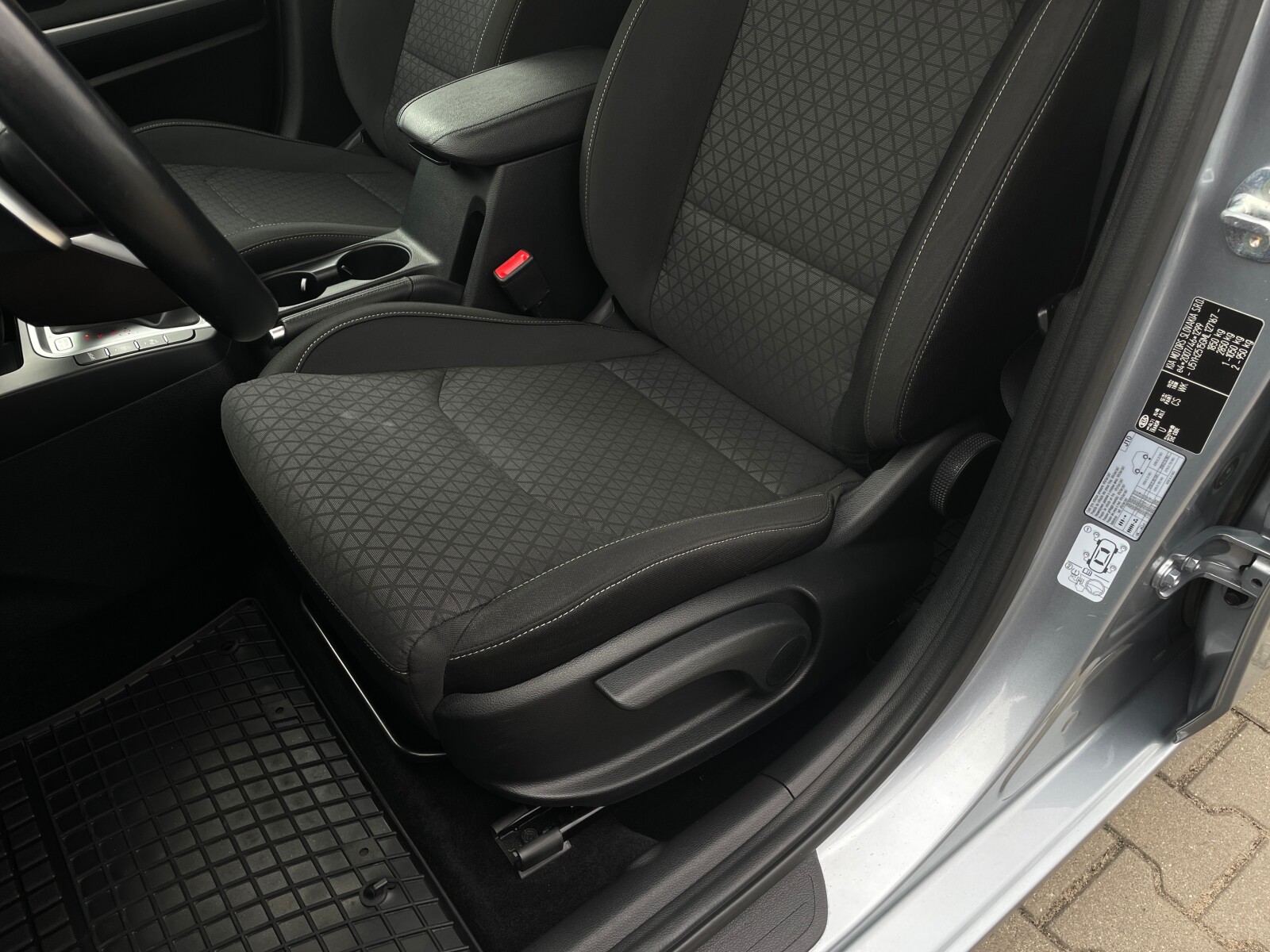 Kia Ceed - zdjęcie 10