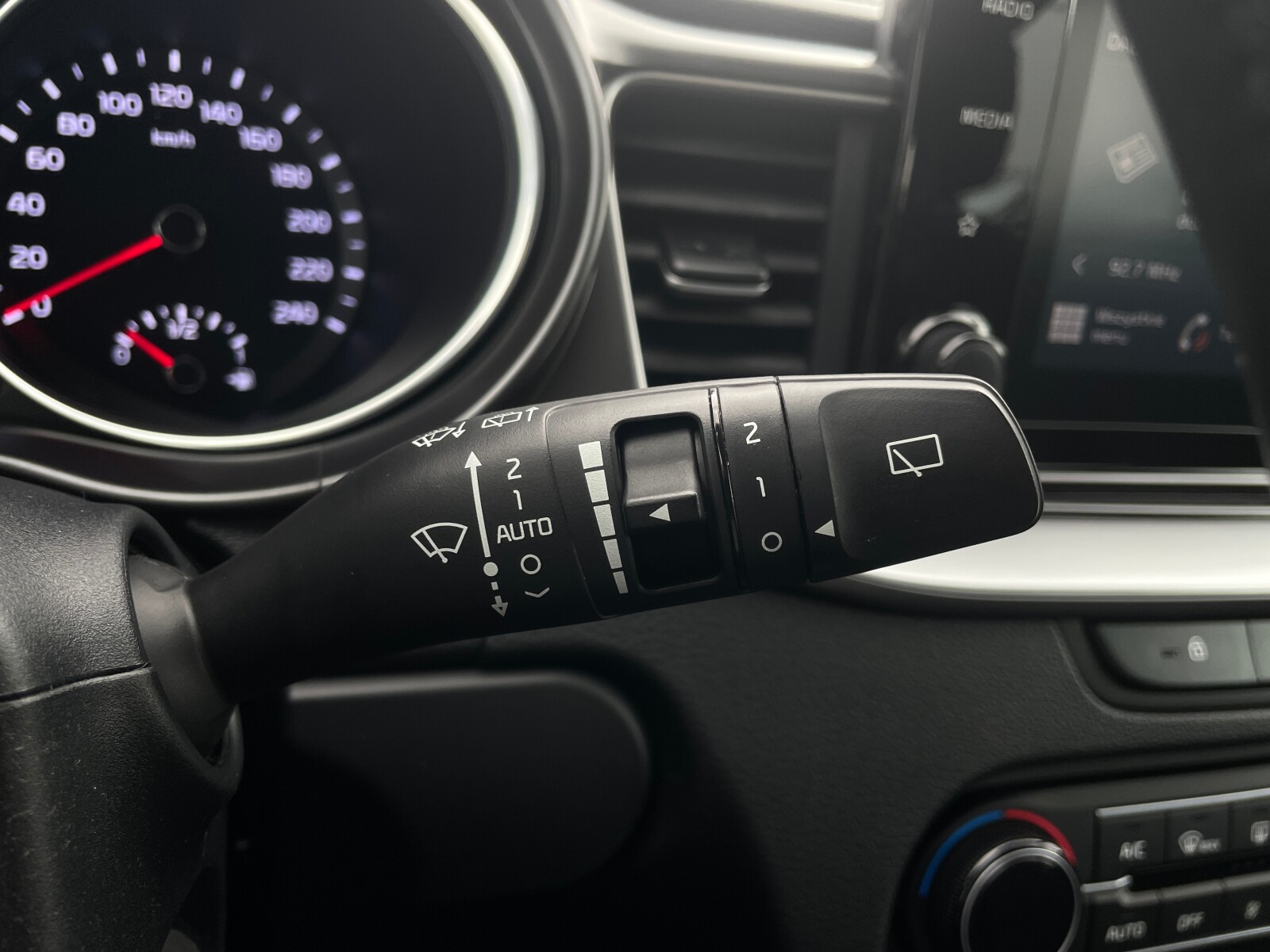 Kia Ceed - zdjęcie 23