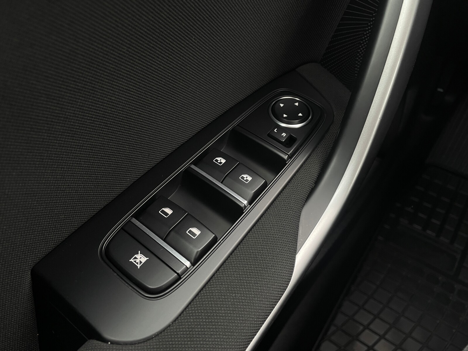 Kia Ceed - zdjęcie 32