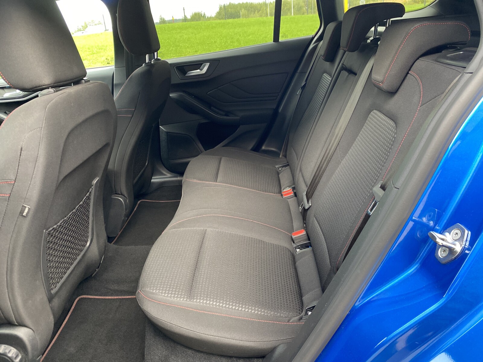 Ford Focus - zdjęcie 10