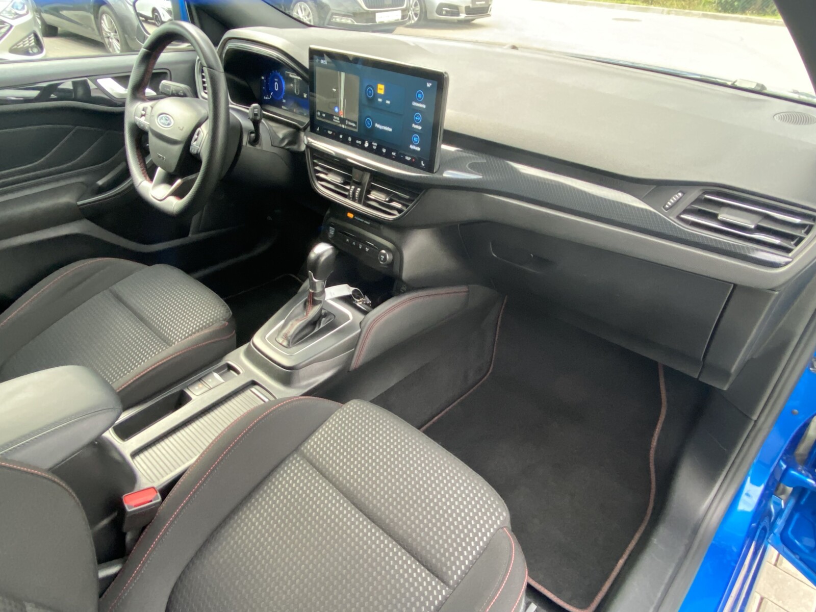 Ford Focus - zdjęcie 17
