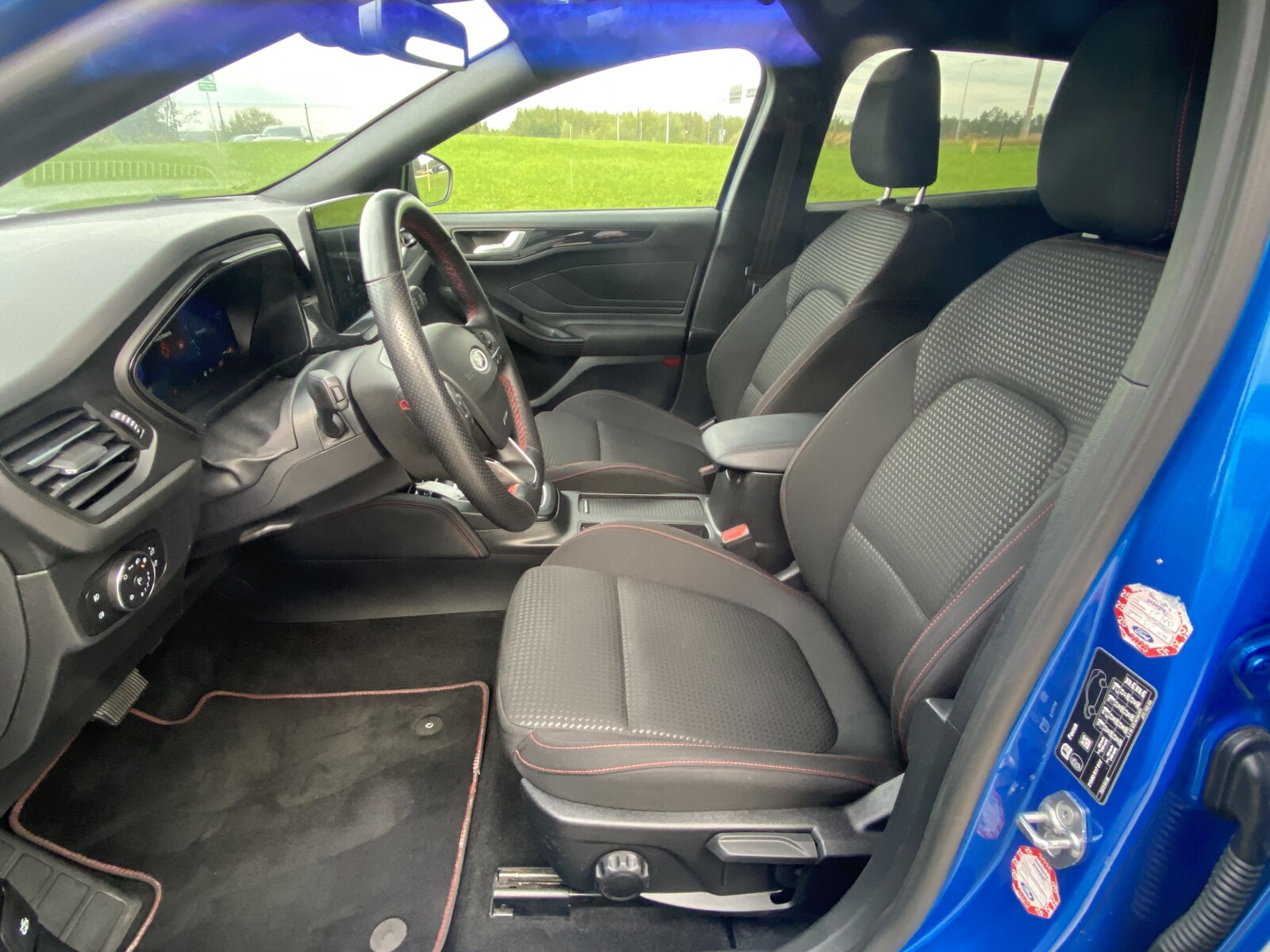 Ford Focus - zdjęcie 9