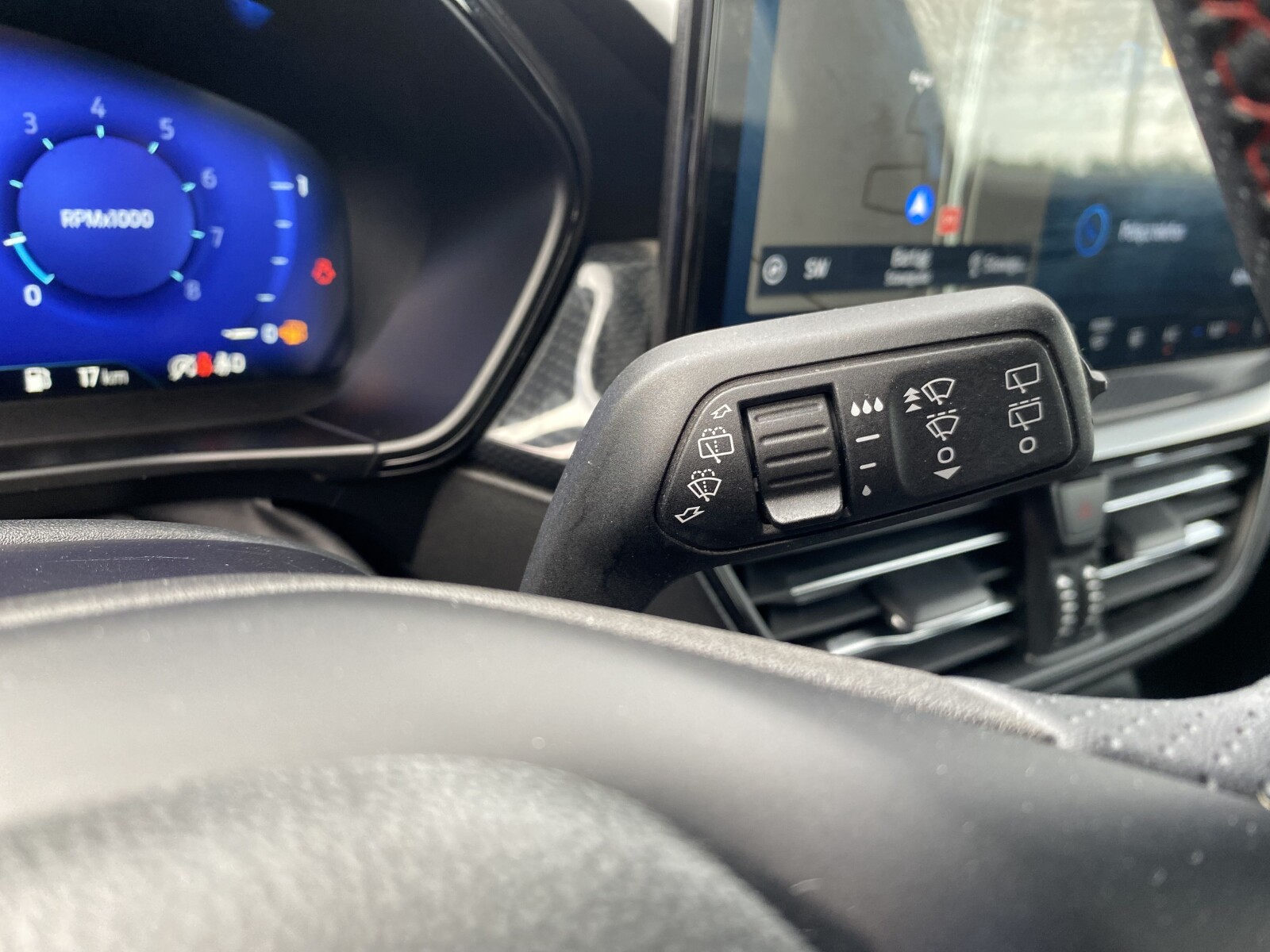 Ford Focus - zdjęcie 22