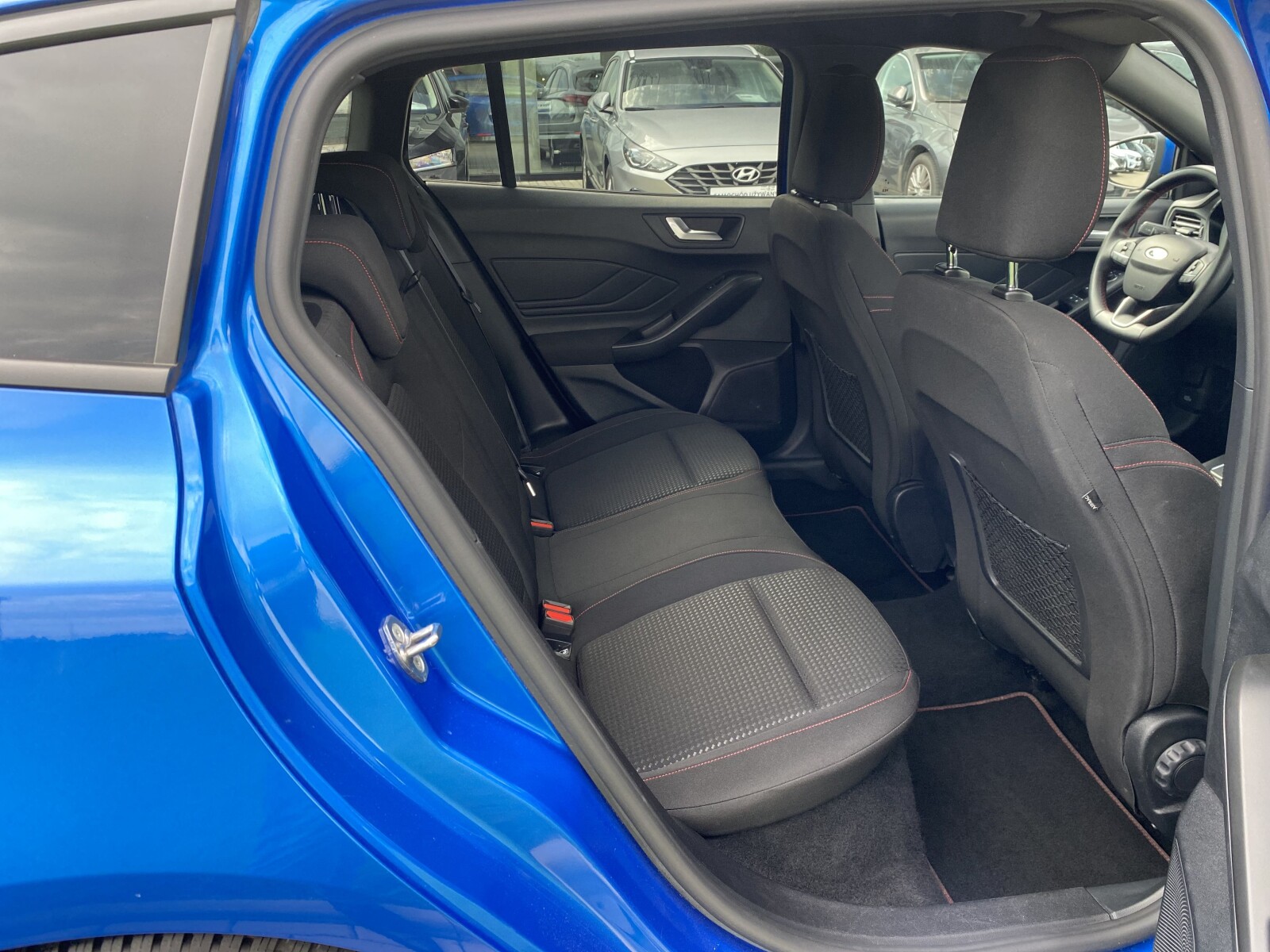 Ford Focus - zdjęcie 12